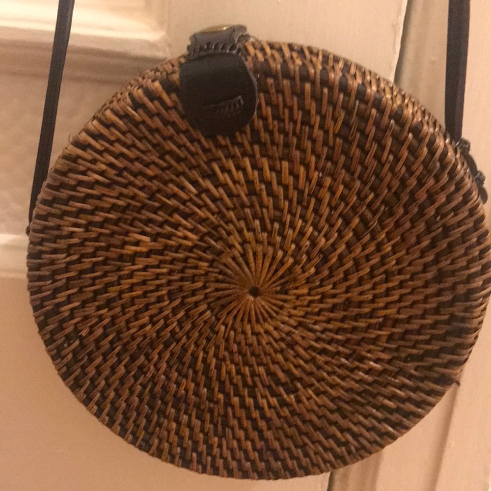 Round Rattan Bali crossbody - Picture 3 of 6